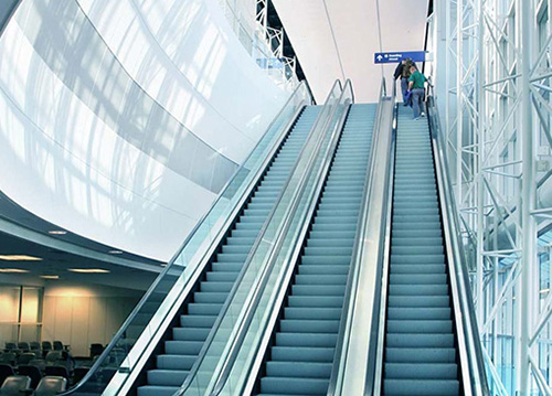 哈萨克斯坦火车站：扶梯新应用