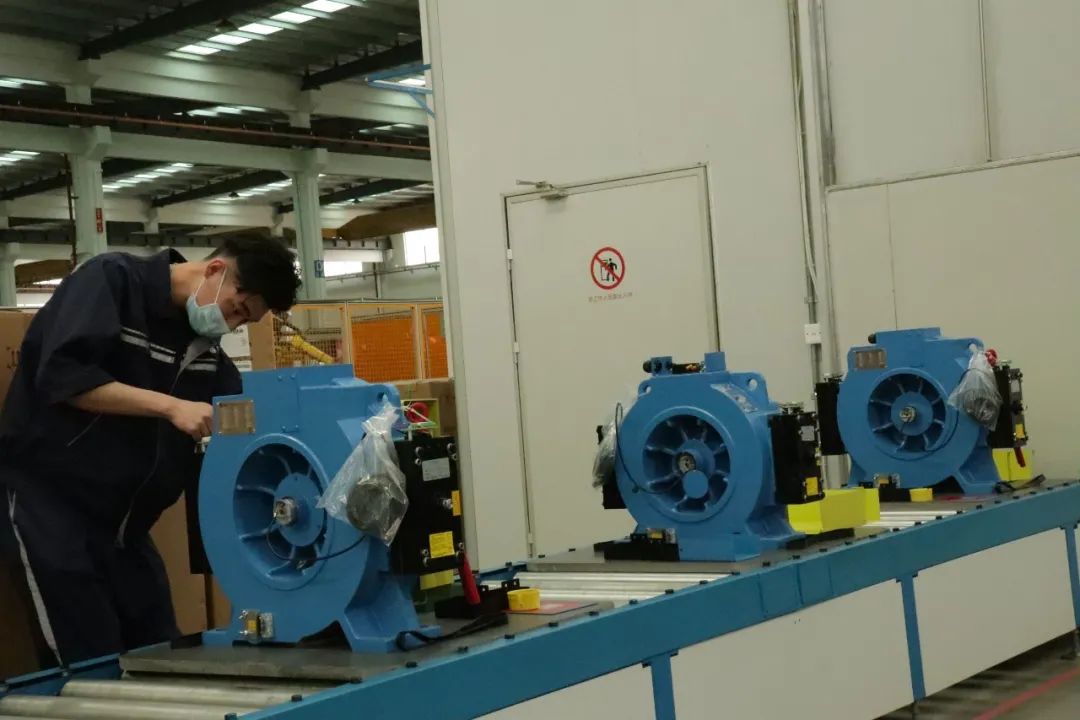 电梯十大品牌摩登7新变化：从电梯制造到“智造”，生产设备也能玩炫！