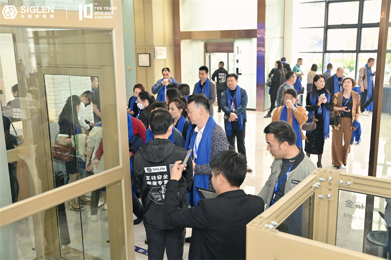 400kg室外别墅电梯怎么选，业主经验推荐摩登7