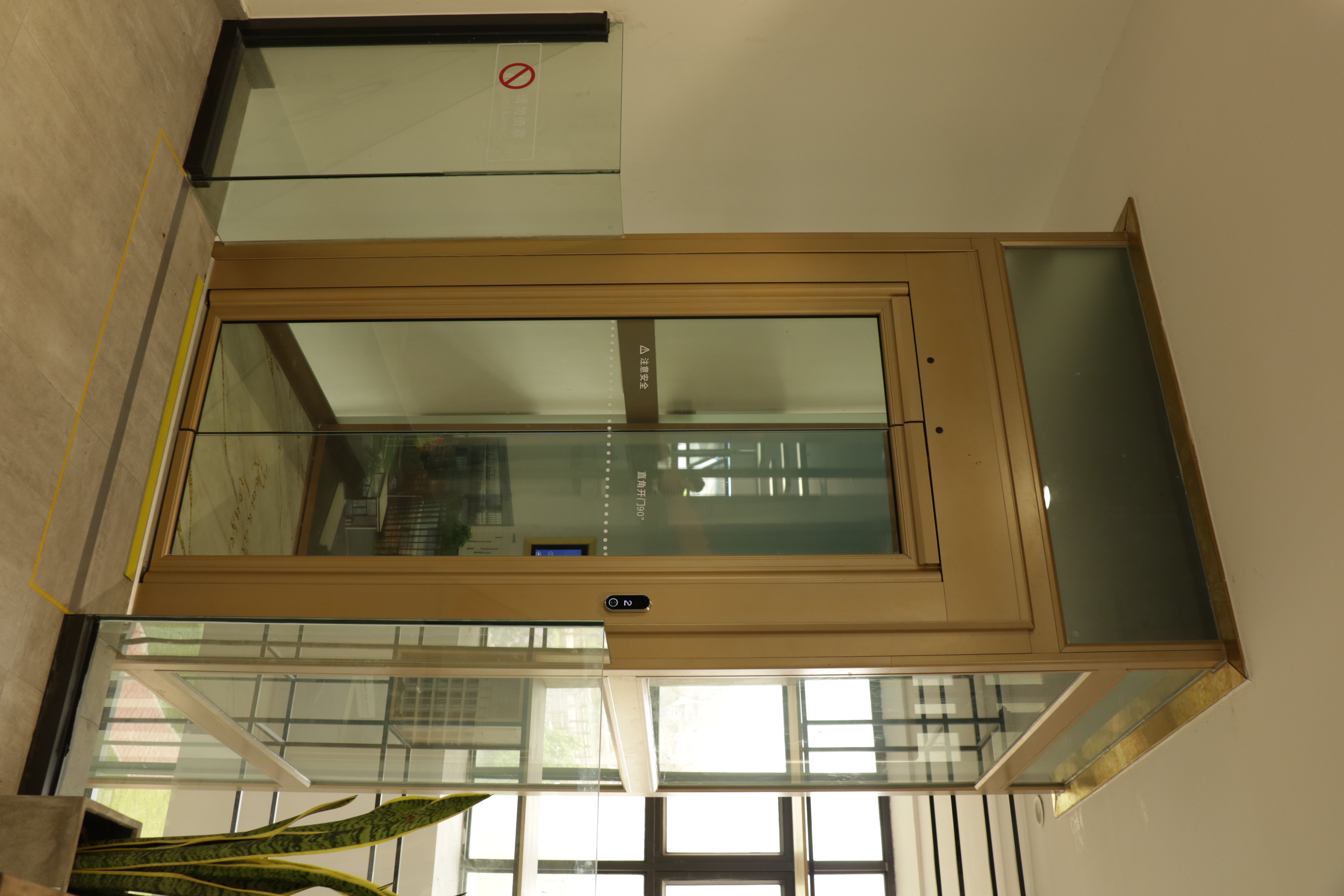 无机房别墅电梯价格是多少？摩登7帮您来算算！