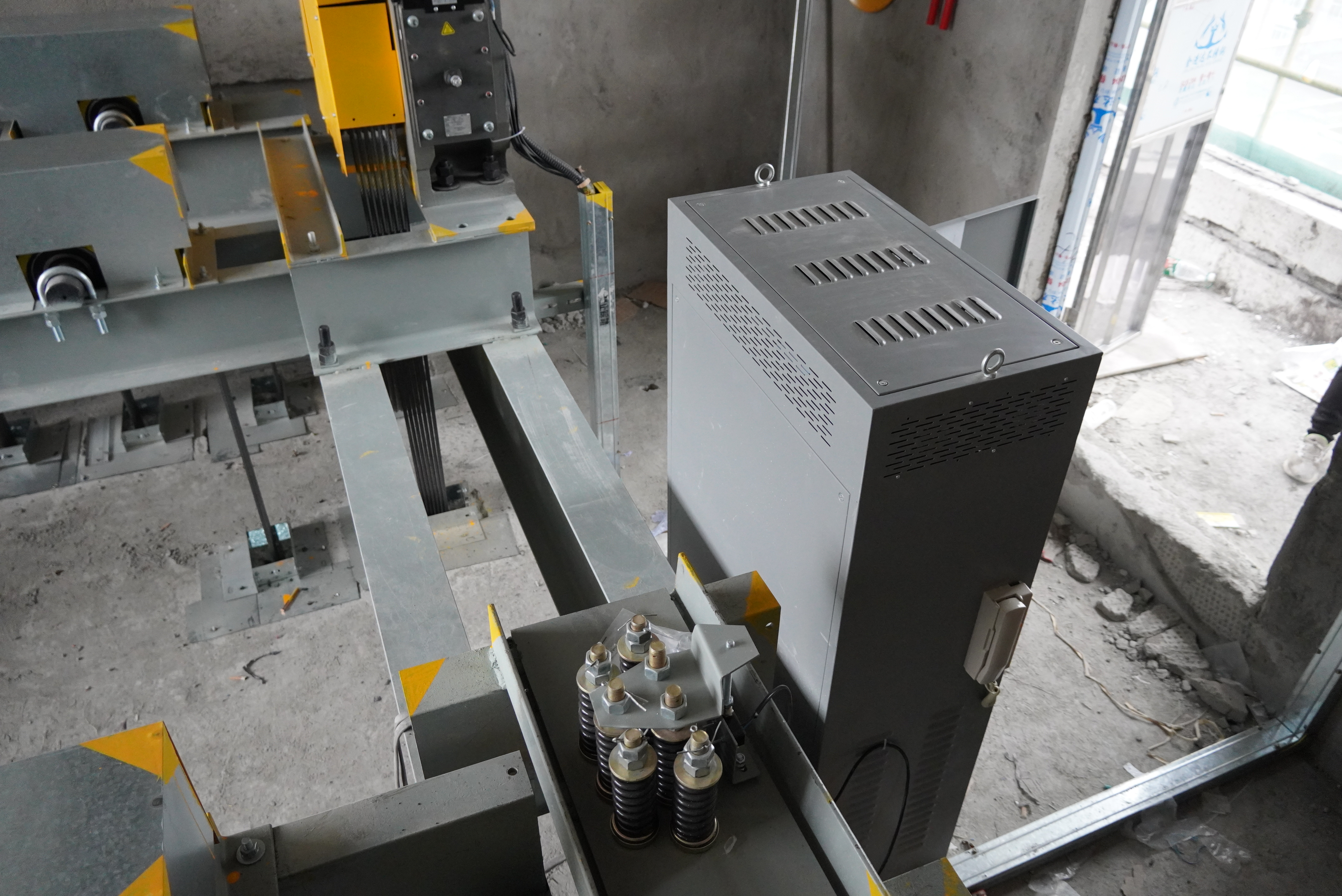 老楼加装电梯，听说摩登7在南充做得很不错